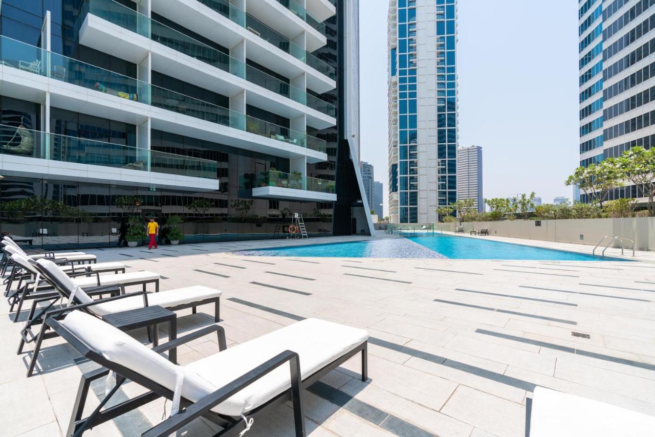 Marquise Square Studio For 4 Guests Pool Gym By Globalstay Dubai Exterior photo